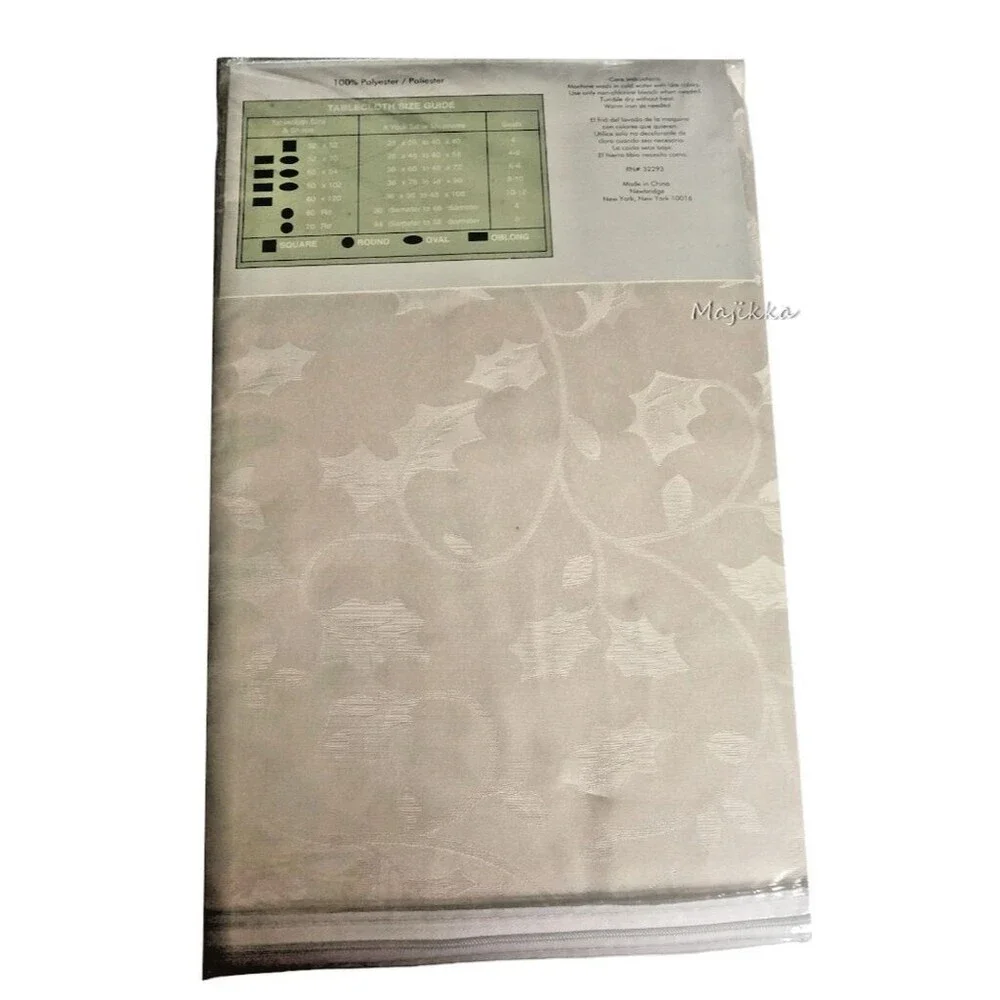 Christmas Ivory Tablecloth 60x84 Plus 6 Napkins Embossed Holly Leaf Berry Damask